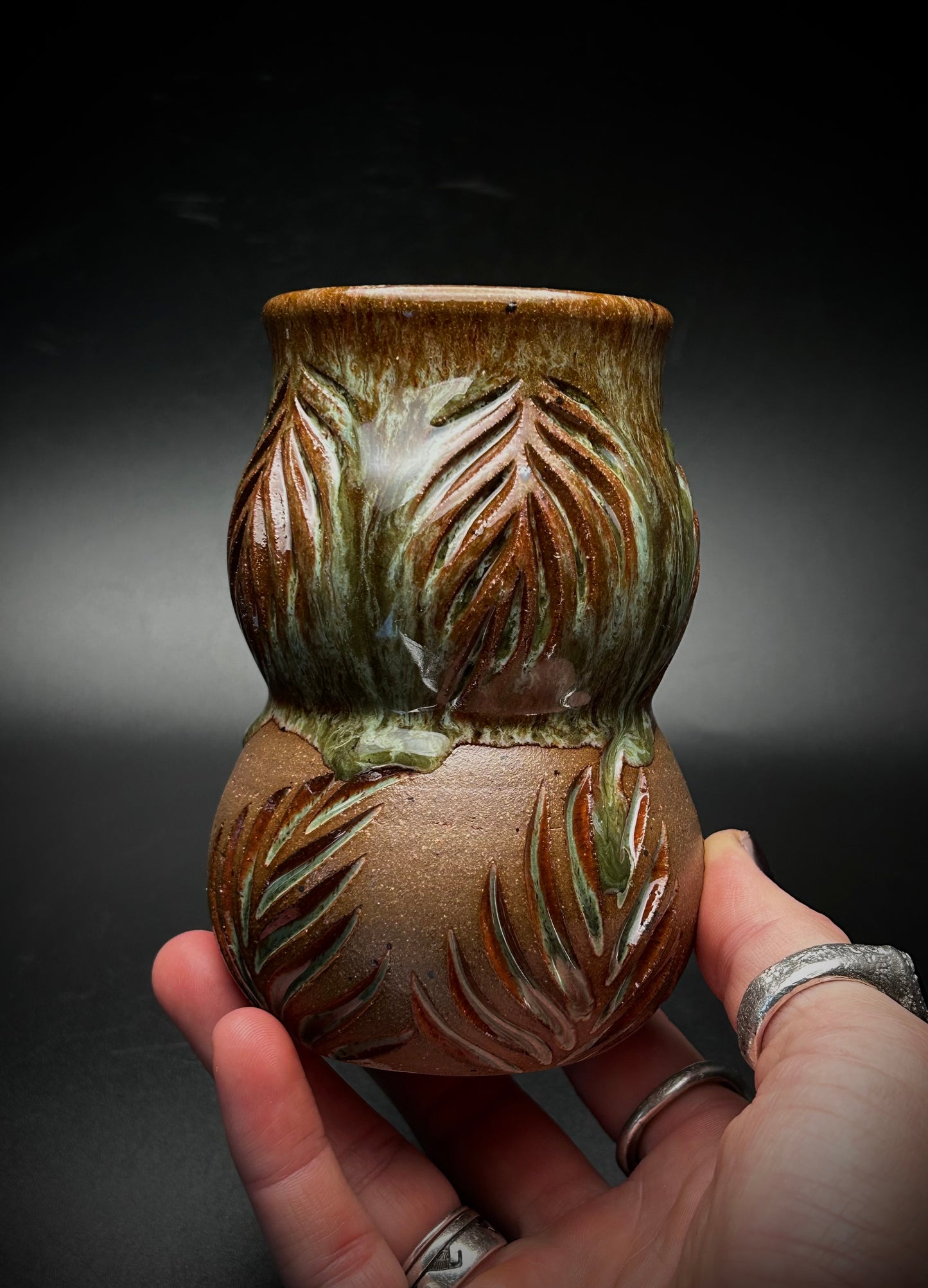 bulbous foliage mug